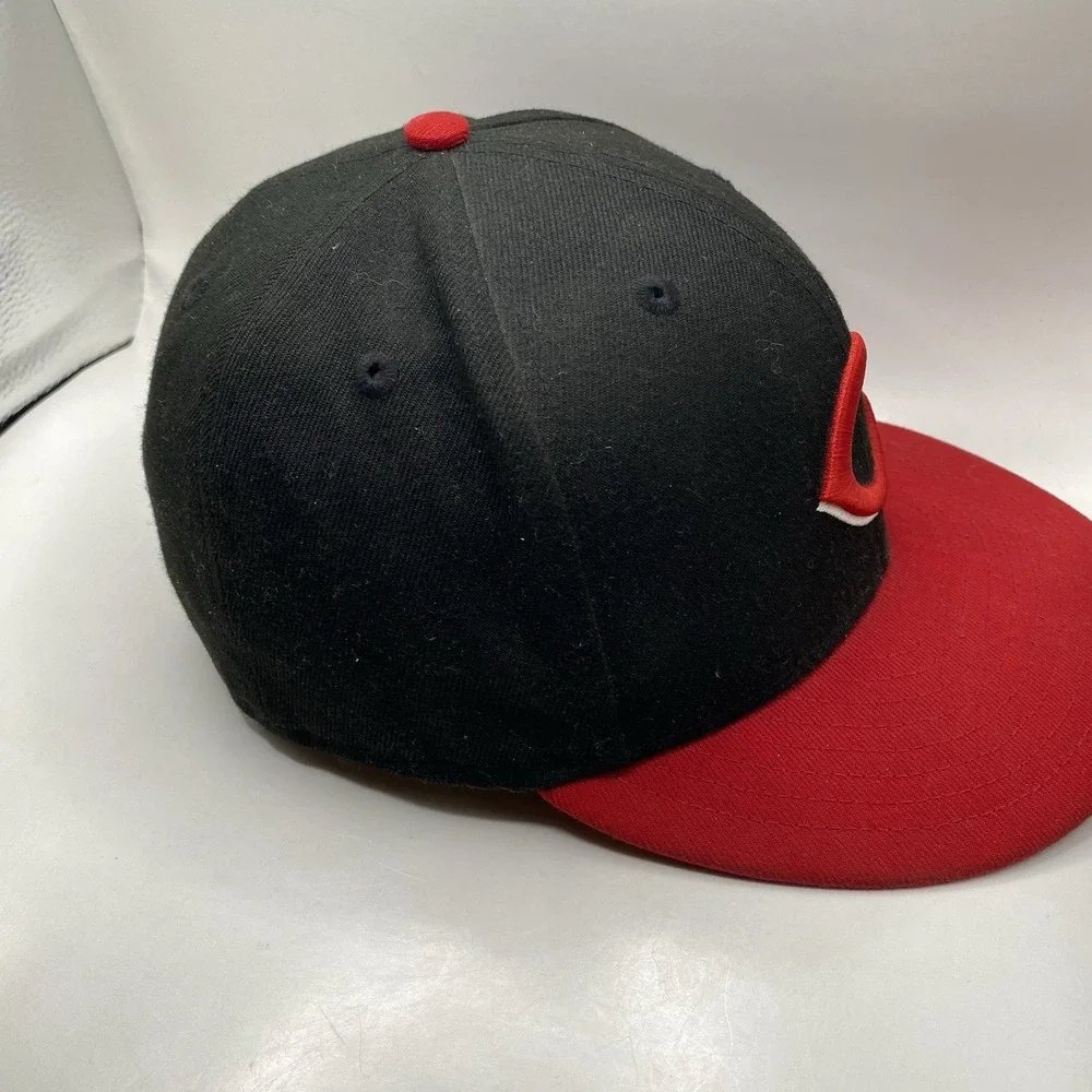 Cincinnati Reds Hat New Era 59Fifty Fitted Size 7 1/8 Black Red On Field Cleaned